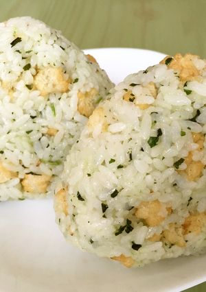 ☆海老ひねり揚げ 青菜 梅 おにぎり-レシピのメイン写真