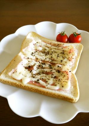 パパっと朝食に♡ベーコンマヨトースト♪-レシピのメイン写真