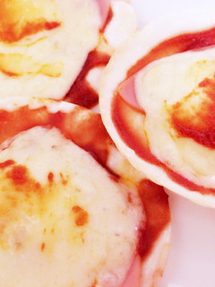 餃子の皮で一口ピザ-レシピのメイン写真
