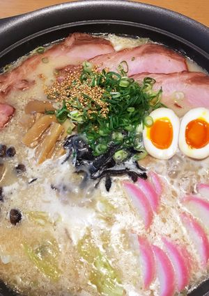 絶品！濃厚とんこつ醤油風ラーメン鍋-レシピのメイン写真