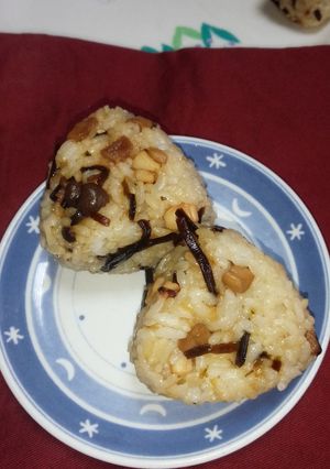 イカした♪よろこんぶおにぎり-レシピのメイン写真