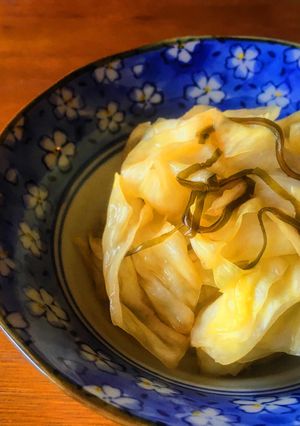 簡単！キャベツの芯を使って浅漬け♡-レシピのメイン写真