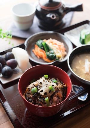 簡単　蓮根とひじき、ひき肉の混ぜご飯-レシピのメイン写真