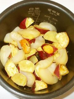 リンゴ・サツマ芋の炊飯器甘煮♪簡単おやつ-レシピのメイン写真