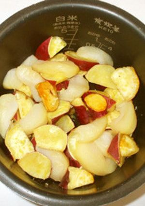 リンゴ・サツマ芋の炊飯器甘煮♪簡単おやつ-レシピのメイン写真