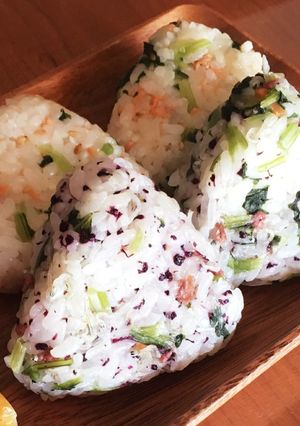 鮭、ごま、青菜なおにぎり-レシピのメイン写真
