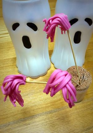 さけるグミでハロウィン☆魔女のミニほうき-レシピのメイン写真