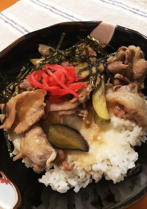 夏バテにピッタリ！甘辛豚肉のとろろ丼！-レシピのメイン写真