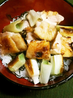 簡単!炙りDE焼き鳥屋っぽい焼き鳥丼♪-レシピのメイン写真