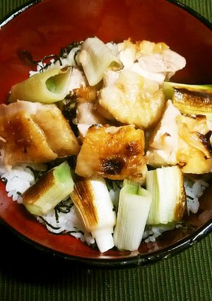 簡単！炙りDE焼き鳥屋っぽい焼き鳥丼♪-レシピのメイン写真