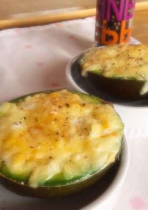 アボカドまるごとグラタン-レシピのメイン写真