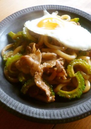こってり♡ゴーヤと豚肉の焼きうどん♪-レシピのメイン写真