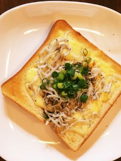 しらすチーズトースト-レシピのメイン写真