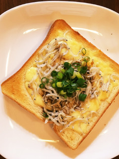 しらすチーズトースト-レシピのメイン写真