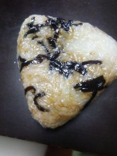 昆布大好き、シンプル昆布まぜまぜおにぎり-レシピのメイン写真