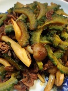 ゴーヤとしめじの牛肉炒め-レシピのメイン写真