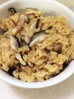 秋の旬!きのこの炊き込みご飯-レシピのメイン写真
