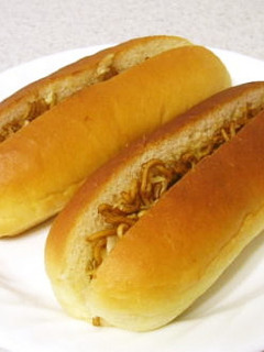 ちょっと工夫パン⑤焼きそばドッグ-レシピのメイン写真