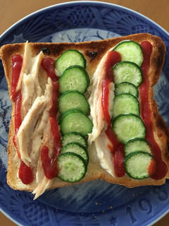 サラダチキンと胡瓜のケチャマヨトースト-レシピのメイン写真