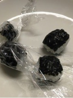 幼児食◇ひとくち極小おむすび-レシピのメイン写真