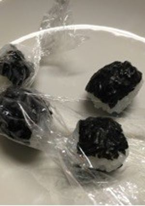 幼児食◇ひとくち極小おむすび-レシピのメイン写真