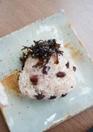 めでたい二重奏、赤飯によろ昆布～-レシピのメイン写真
