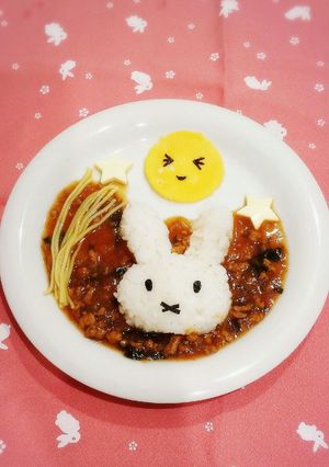 ミッフィーのお月見ハヤシプレート-レシピのメイン写真