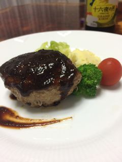 肉汁じゅわ~みんな大好きハンバーグ-レシピのメイン写真