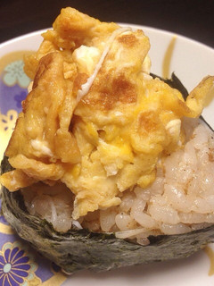 おかか昆布&しらすの卵焼き乗せおにぎり-レシピのメイン写真