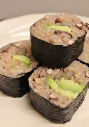 夕おもてなし♪赤飯で牛蒡アボカド海苔巻き-レシピのメイン写真