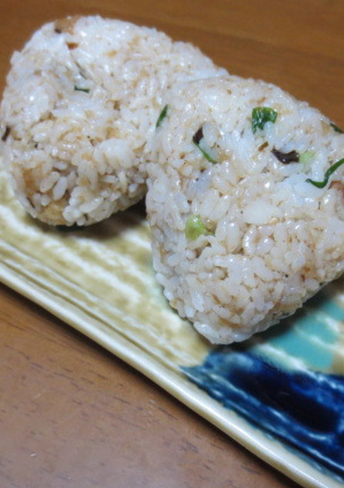 ふじっこ煮と揚げ玉のおにぎり-レシピのメイン写真
