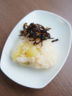 さつまいものおこわで、よろ昆布おにぎり-レシピのメイン写真
