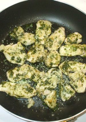 鶏むね肉のバジルソース♪簡単バジルチキン-レシピのメイン写真