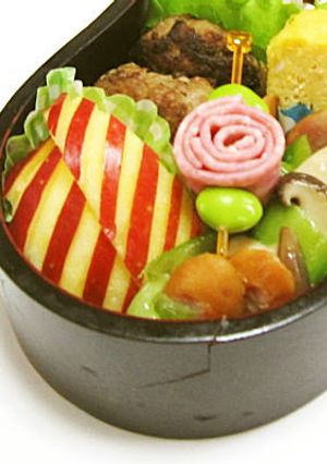 お弁当に★しましまりんご-レシピのメイン写真
