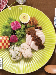 放置でしっとり鶏ハム〜絶品鰹味噌ダレ添〜-レシピのメイン写真