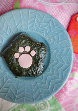 合格（五角）招いてよろ昆布ニャ！おにぎり-レシピのメイン写真