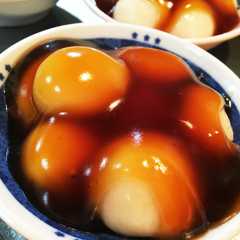 รูปของ ぷるんつるん簡単みたらし団子