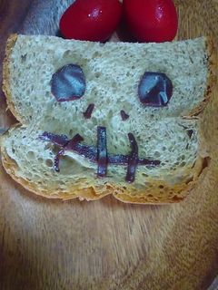 スライス生チョコレートで骸骨トースト-レシピのメイン写真