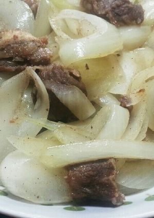 玉ねぎと牛すじの塩コショウ炒め-レシピのメイン写真