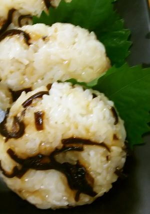 ゴマ昆布おにぎり-レシピのメイン写真