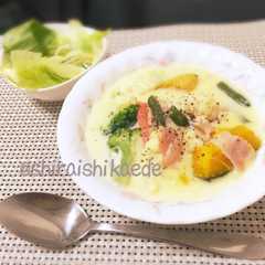 รูปของ 簡単15分！冷凍野菜で濃厚シチュー