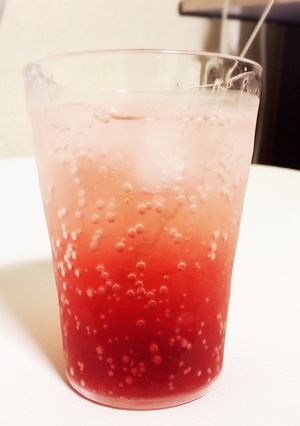 カシスリキュールとキリンレモンのカクテル-レシピのメイン写真