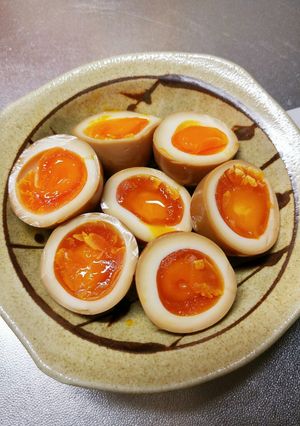 半熟の煮卵～ゆでて漬け込むだけ♪-レシピのメイン写真