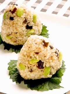 じゃこと枝豆入り☆よろこんぶおにぎり-レシピのメイン写真