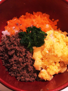 4色そぼろ丼-レシピのメイン写真
