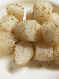 ラップで簡単!手づかみおにぎり離乳食♩-レシピのメイン写真