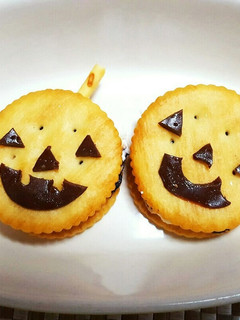 ♪クラッカーで簡単ハロウィンカボチャ♪-レシピのメイン写真