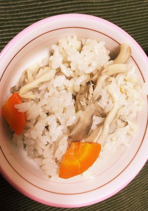 調味料は白だしのみ♡香り豊かな舞茸ごはん-レシピのメイン写真