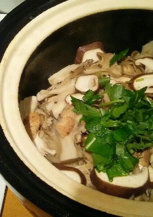 たっぷりきのこの土鍋ご飯-レシピのメイン写真