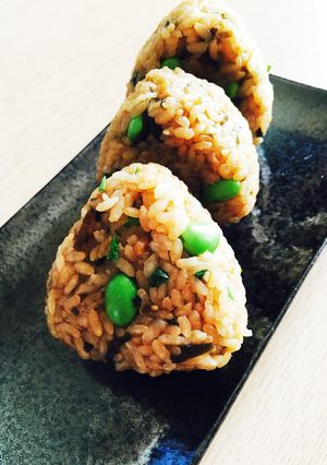 ふっくら昆布煮の炊き込みご飯おにぎり！-レシピのメイン写真
